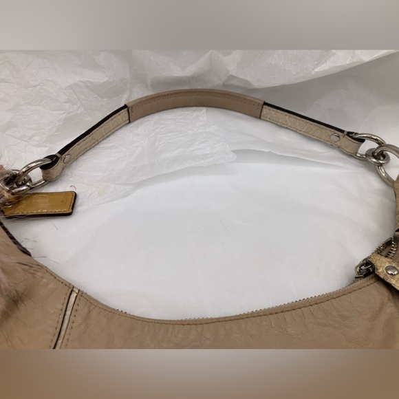 Coach Soho Beige and White Leather Shoulder Bag Charm kristin spectator Hobo - Picture 4 of 12